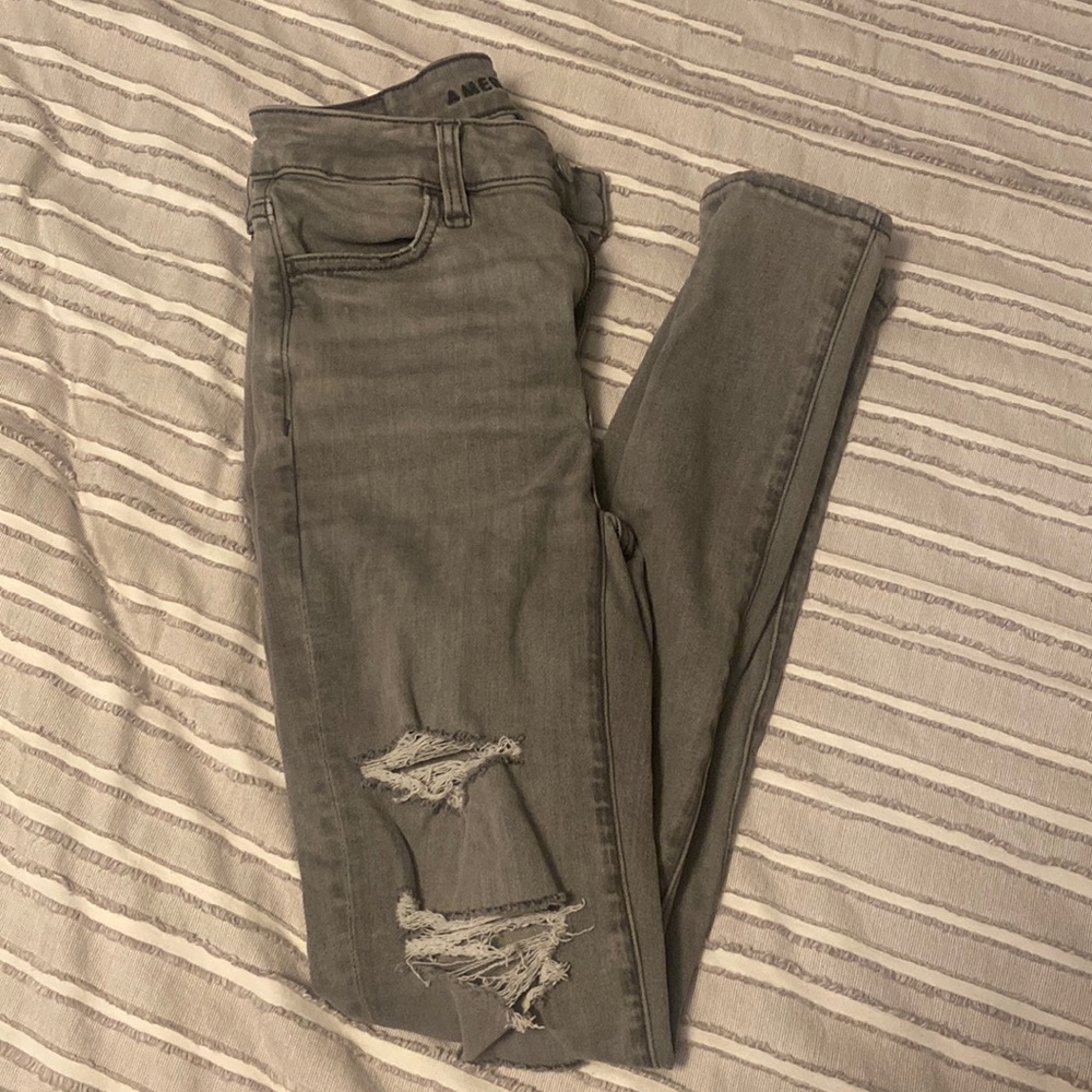 American Eagle Distressed Skinny Jean